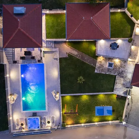 Сasa de vacaciones Ivandvor