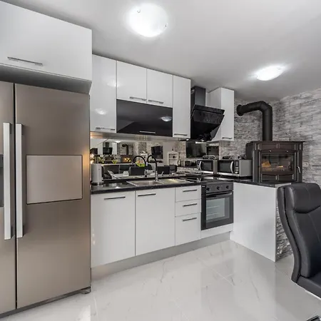 Ivandvor Сasa de vacaciones Sinj